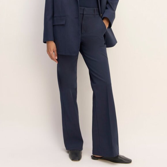 NEW Everlane The Bi-Stretch Flare Pant Womens 2 Navy - Picture 2 of 12